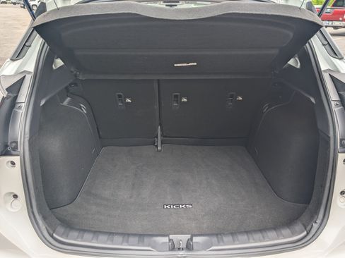 Used 2024 Nissan Kicks SR w/ SR Premium Package FWD image 18