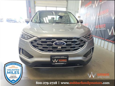Used 2022 Ford Edge Titanium w/ Equipment Group 301A AWD/4WD image 2