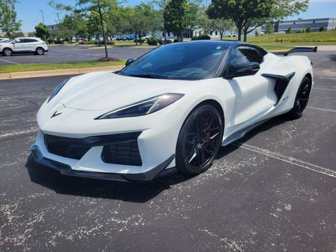 Used 2024 Chevrolet Corvette Z06 w/ Z07 Performance Package RWD image 16