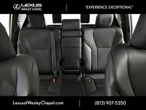 Used 2024 Lexus LX 600 4WD w/ Luxury Package image 32