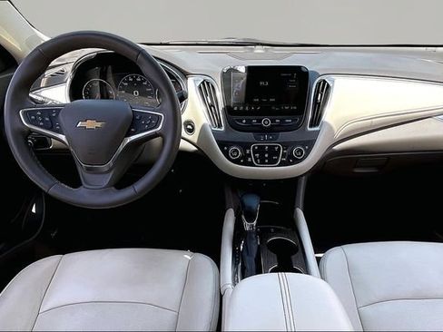 Used 2024 Chevrolet Malibu LT FWD image 7