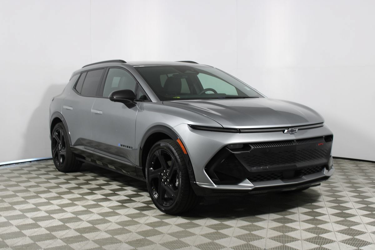 Used 2024 Chevrolet Equinox EV RS FWD image 24