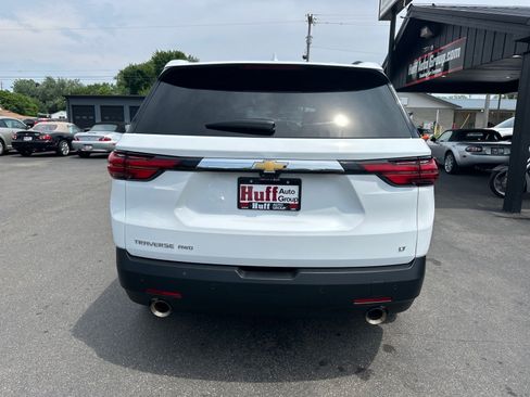 Used 2023 Chevrolet Traverse LT w/ Rear Camera Mirror Package AWD/4WD image 4