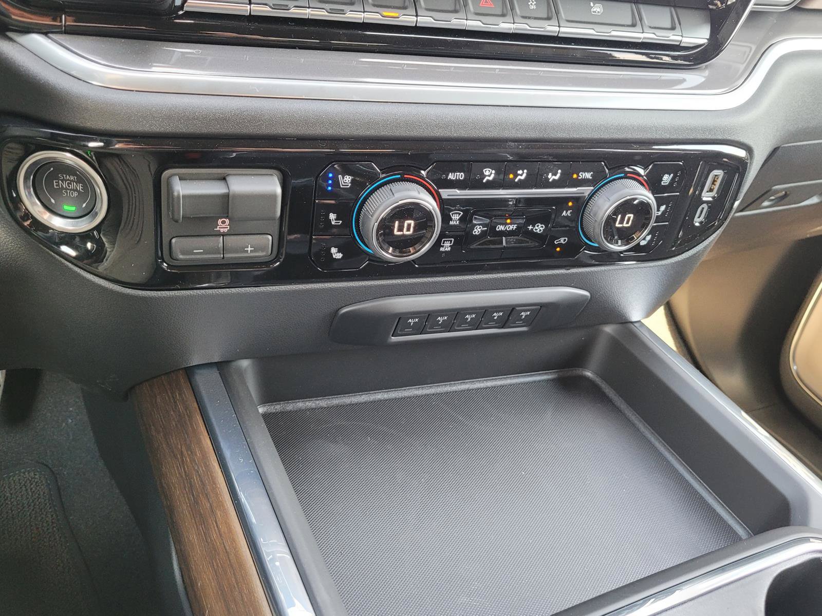 New 2026 Chevrolet Silverado 2500 High Country w/ High Country Premium Package AWD/4WD image 19