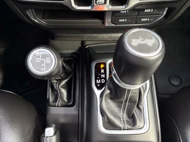 Used 2023 Jeep Wrangler Unlimited Sahara w/ Cold Weather Group AWD/4WD image 33