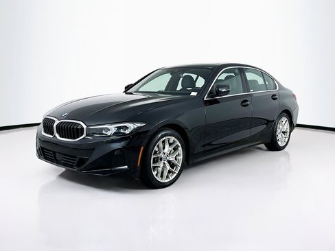 Used 2025 BMW 330i Sedan image 3
