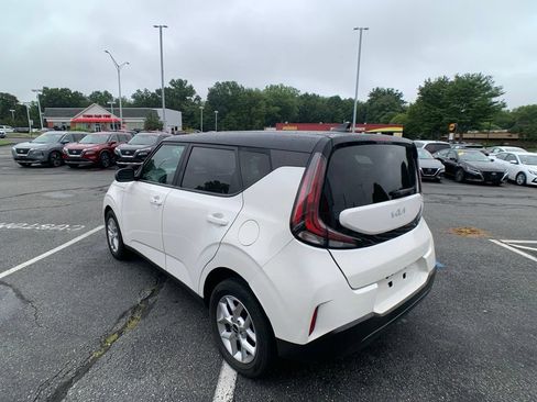 Used 2023 Kia Soul S FWD image 6