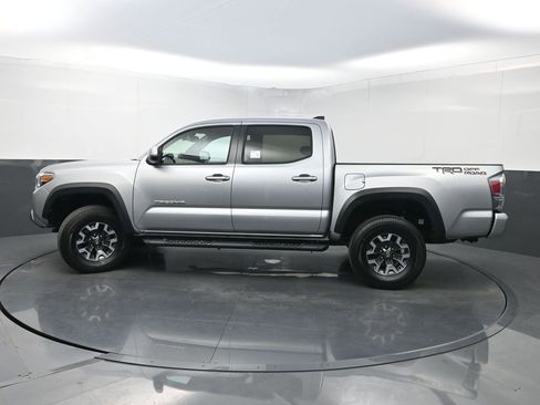 Used 2022 Toyota Tacoma TRD Off-Road w/ Technology Package image 41