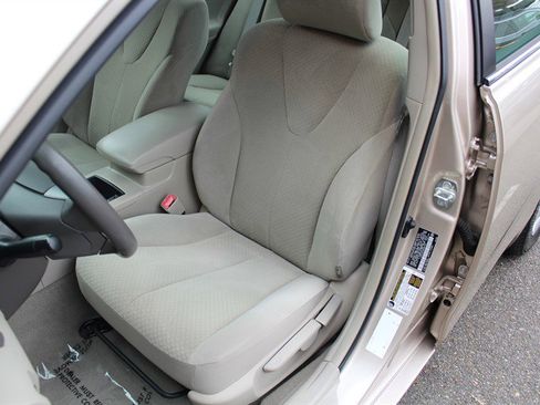 Used 2009 Toyota Camry LE image 16