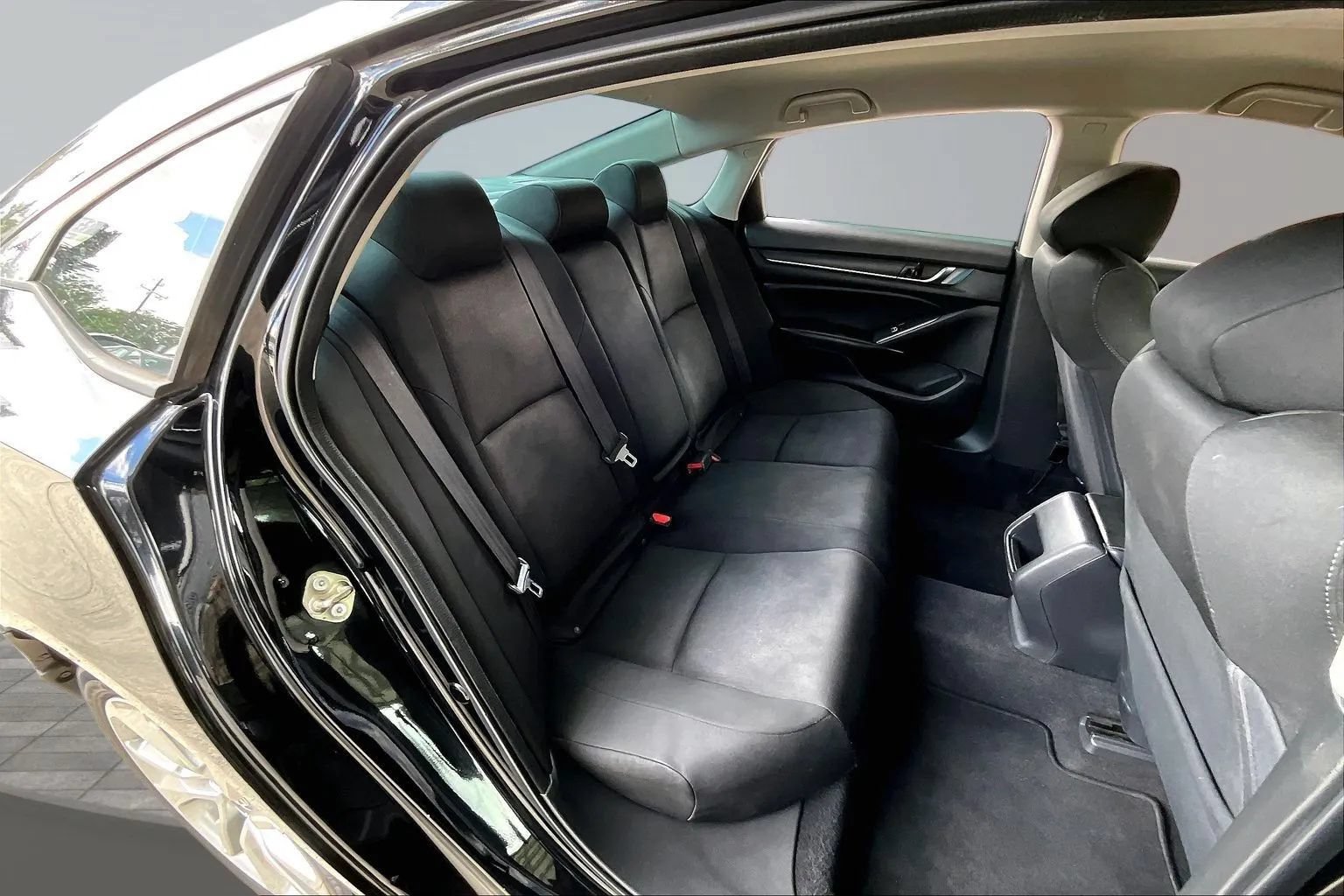 Used 2018 Honda Accord LX image 22