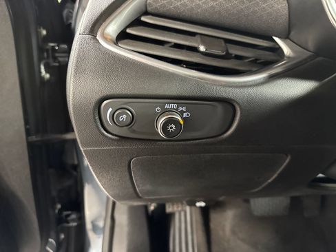 Used 2021 Chevrolet Malibu LT FWD image 18