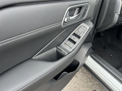 New 2026 Nissan Rogue Platinum image 18