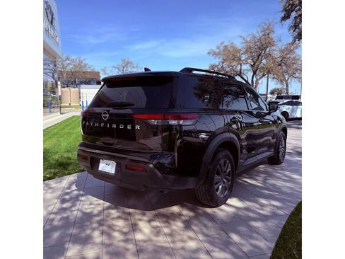 Used 2025 Nissan Pathfinder SV FWD image 6
