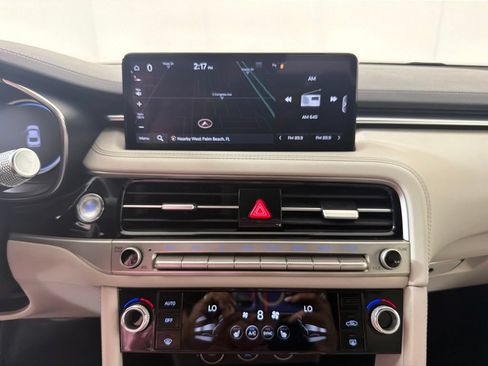 Used 2025 Genesis G70 2.5T RWD image 18