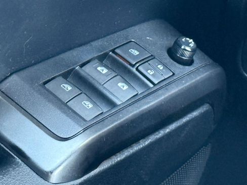 Used 2019 Toyota Tacoma TRD Sport AWD/4WD image 34