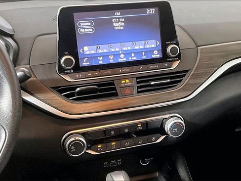 Used 2023 Nissan Altima 2.5 SV image 5