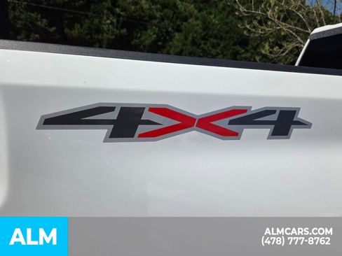 Used 2025 Chevrolet Silverado 2500 LT w/ Convenience Package AWD/4WD image 13