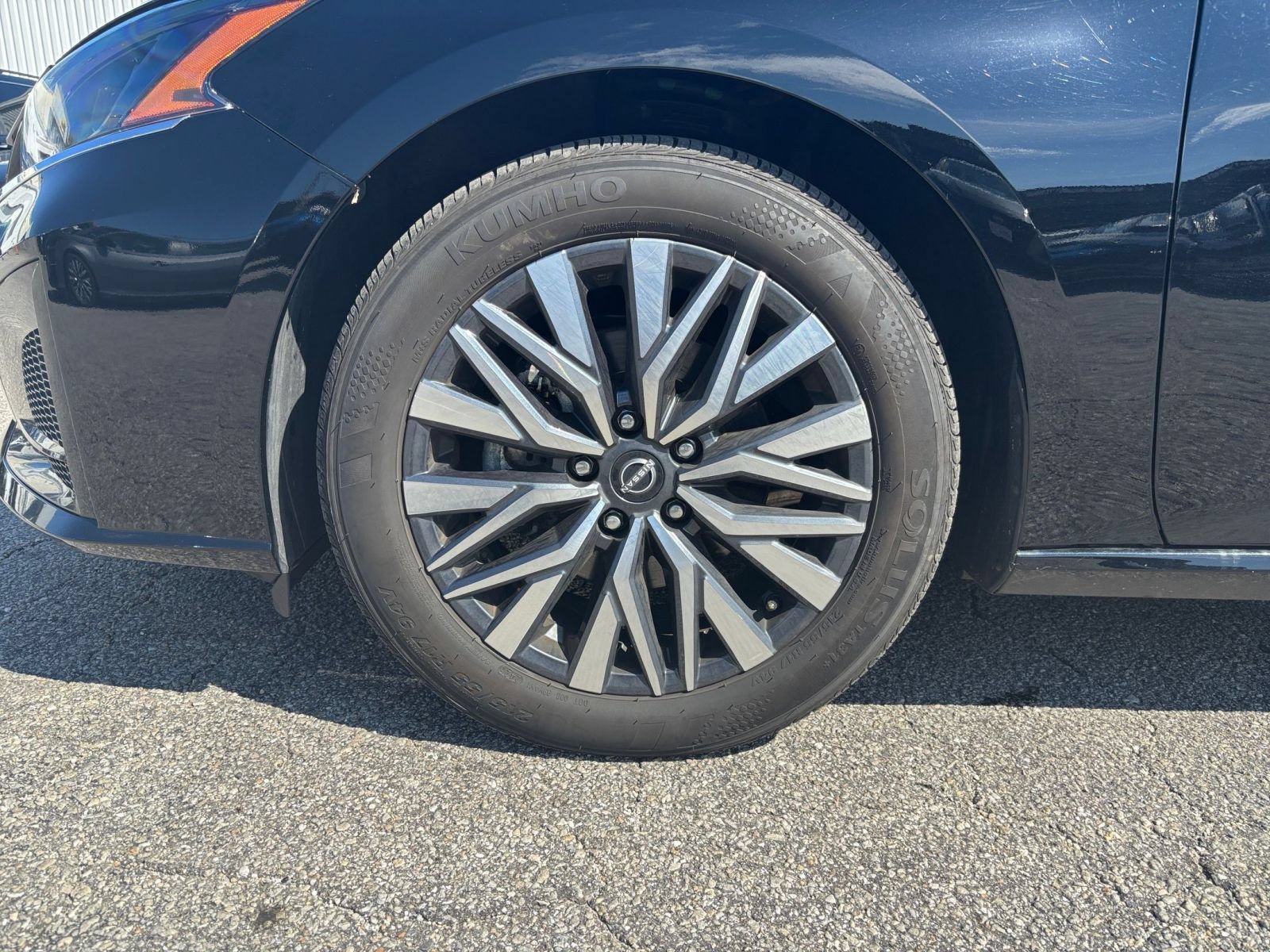 Used 2025 Nissan Altima 2.5 SV FWD image 29