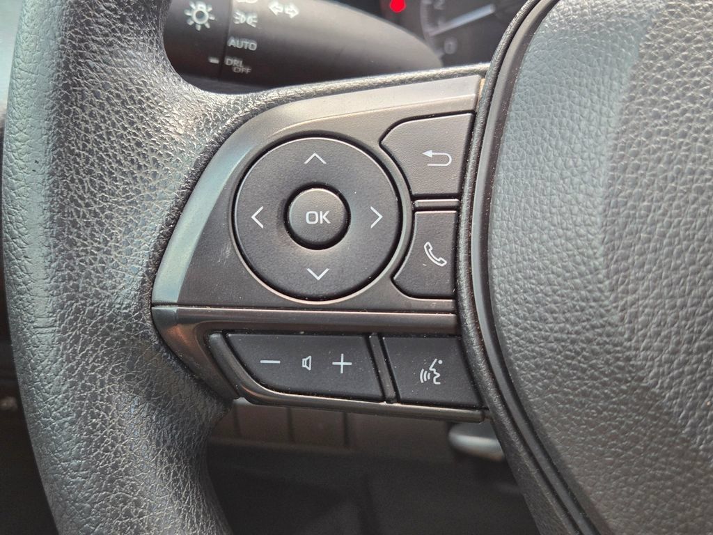 Used 2022 Toyota Corolla LE FWD image 21