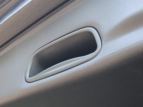Used 2025 Chrysler Pacifica Select FWD image 49
