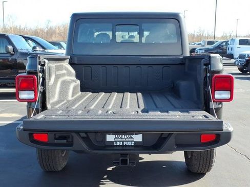 New 2026 Jeep Gladiator Sport image 19