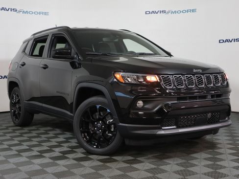 New 2026 Jeep Compass Latitude image 2
