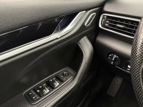 Used 2020 Maserati Levante S AWD/4WD image 13