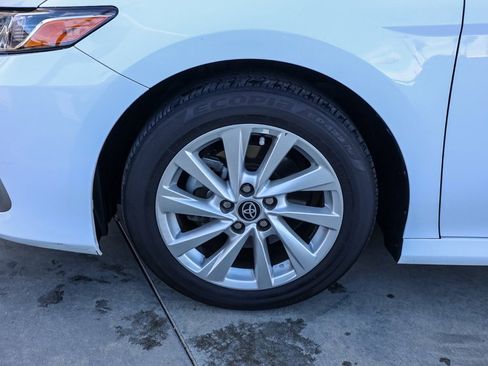 Used 2022 Toyota Camry LE image 11