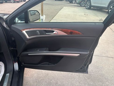 Used 2013 Lincoln MKZ FWD image 16