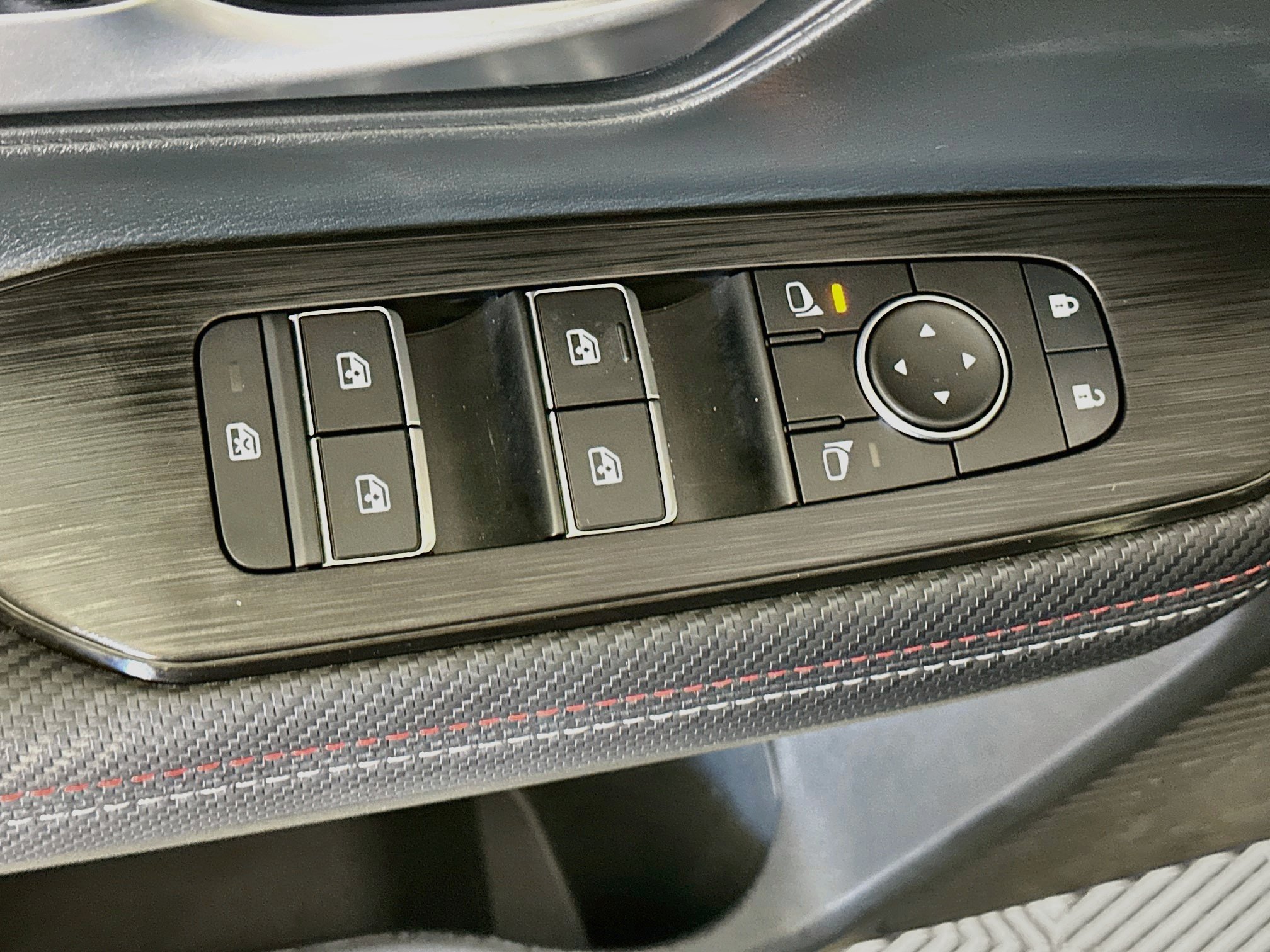 Used 2026 Nissan Kicks SR FWD image 15