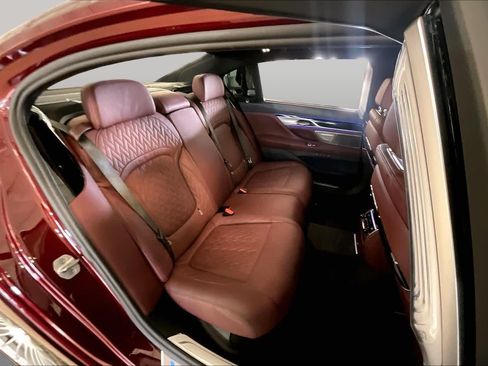 Used 2022 BMW ALPINA B7 xDrive w/ Luxury Rear Seating Package AWD/4WD image 18