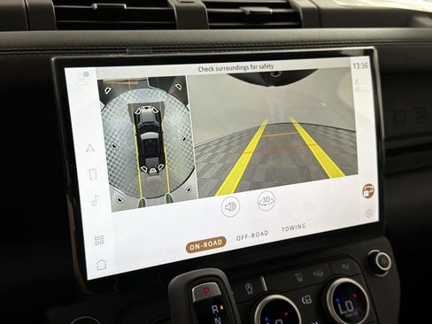 New 2026 Land Rover Defender 110 X-Dynamic SE image 17