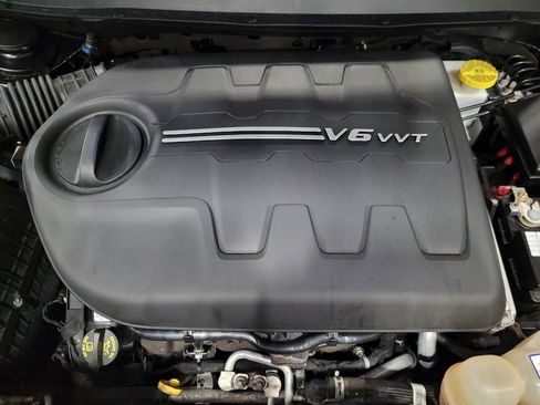 Used 2019 Jeep Cherokee Limited image 30