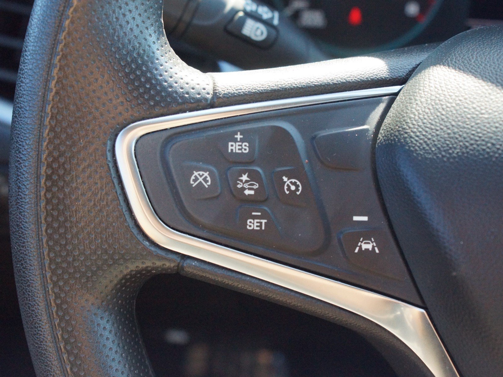 Used 2025 Chevrolet Malibu LT FWD image 9