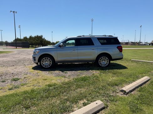 Used 2024 Ford Expedition Max Limited AWD/4WD image 11