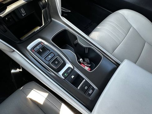 Used 2018 Honda Accord Touring image 31