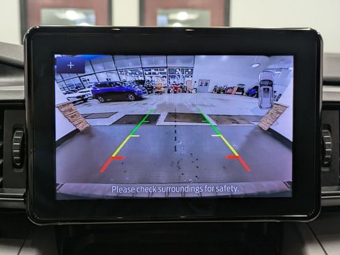 Used 2023 Ford Explorer XLT image 13