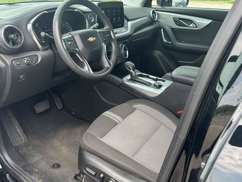 Used 2025 Chevrolet Blazer LT AWD/4WD image 12