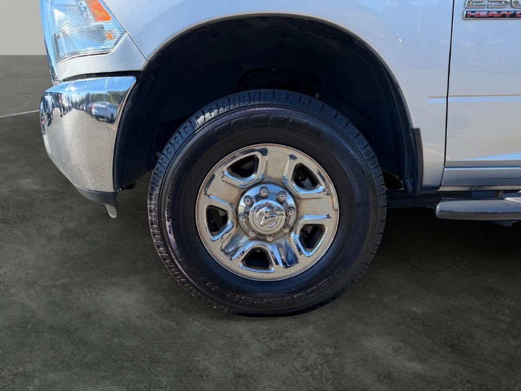 Used 2017 RAM 2500 Tradesman w/ Chrome Appearance Group AWD/4WD image 5