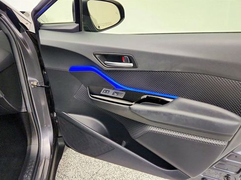 Used 2021 Toyota C-HR XLE image 25