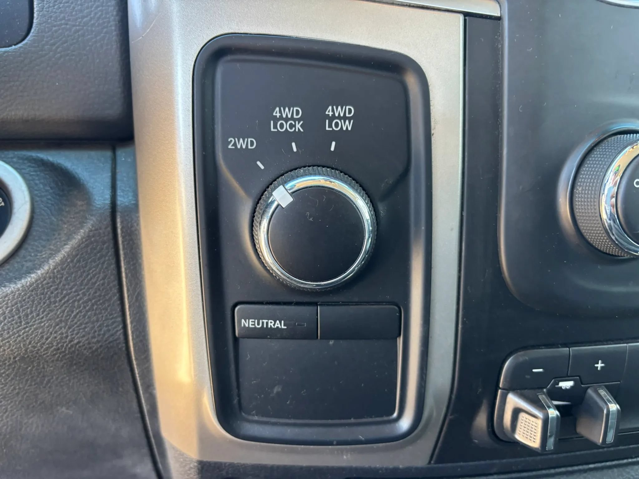 Used 2017 RAM 2500 SLT AWD/4WD image 24