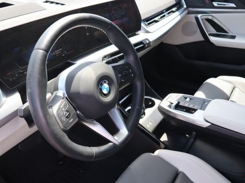 Used 2026 BMW X2 xDrive28i AWD/4WD image 9