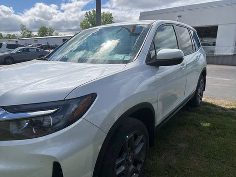 Used 2023 Honda Passport EX-L image 4