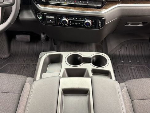 Used 2025 GMC Sierra 2500 SLE w/ SLE Value Package; image 31