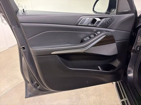 Used 2020 BMW X7 xDrive40i w/ Premium Package AWD/4WD image 9