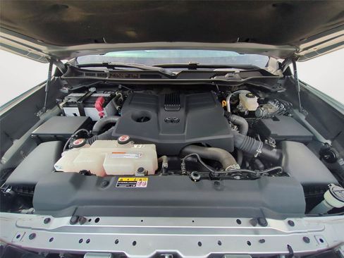 Used 2022 Toyota Tundra Platinum w/ Advanced Package AWD/4WD image 37