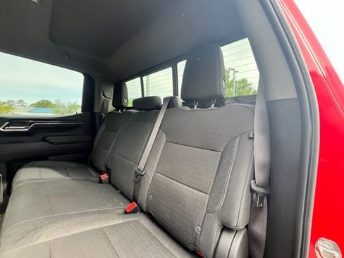 Used 2024 GMC Sierra 1500 SLE w/ Preferred Package image 11