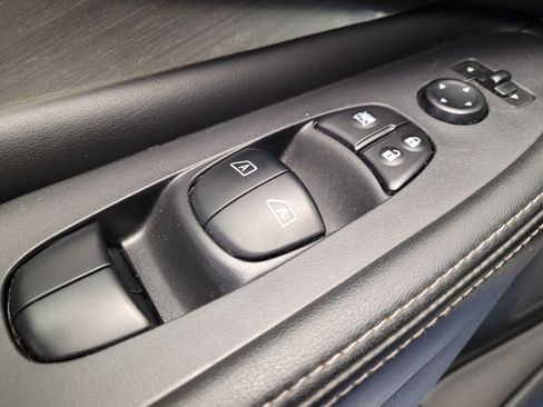 Used 2018 Nissan Murano S image 27