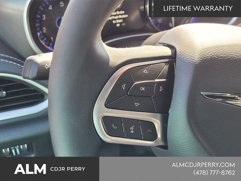 New 2026 Chrysler Pacifica Select FWD image 23