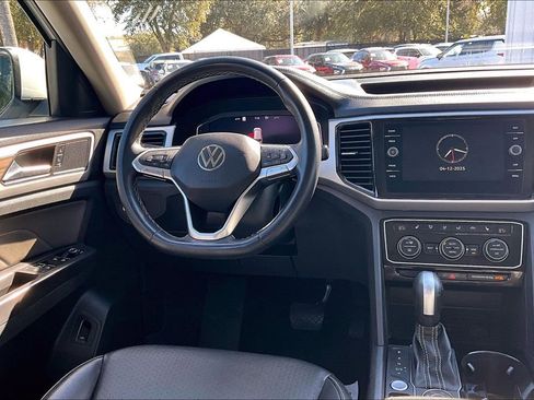 Used 2022 Volkswagen Atlas SEL image 17